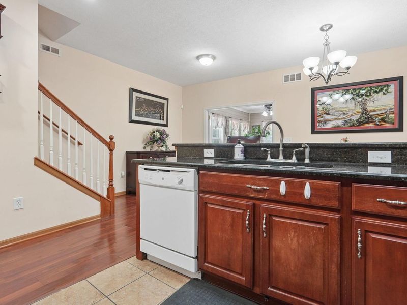 8004 Flint Run Place, Unit 15, Columbus, OH 43235 Photo 12