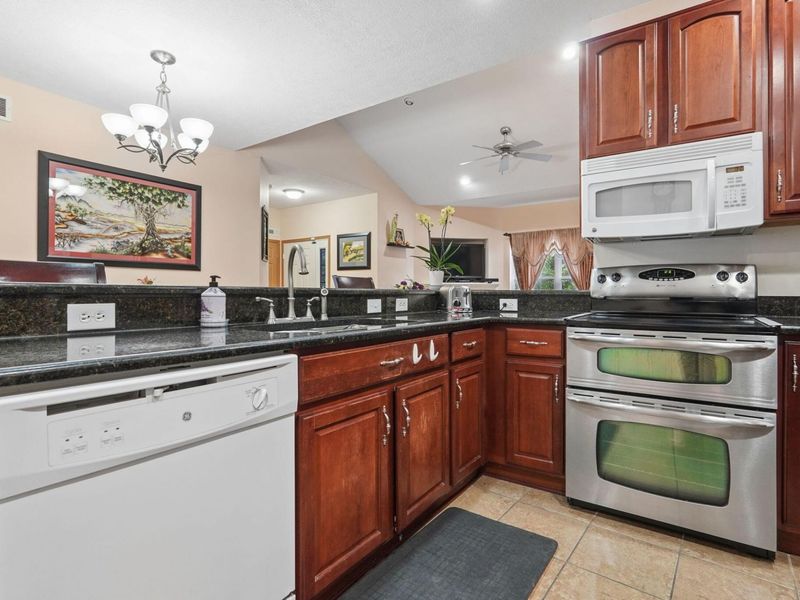 8004 Flint Run Place, Unit 15, Columbus, OH 43235 Photo 13