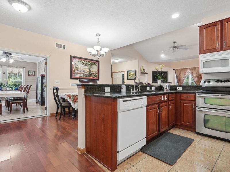 8004 Flint Run Place, Unit 15, Columbus, OH 43235 Photo 15