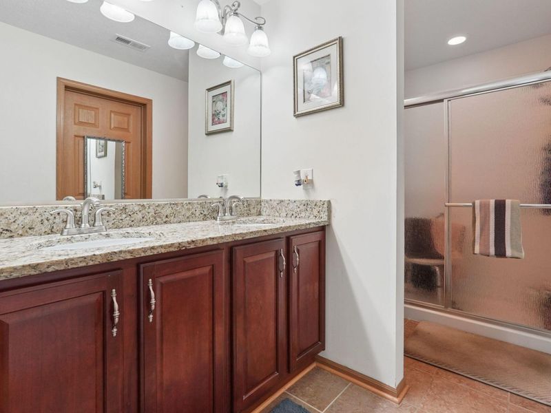8004 Flint Run Place, Unit 15, Columbus, OH 43235 Photo 22