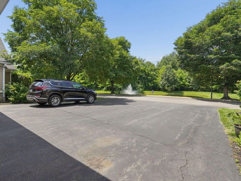 8004 Flint Run Place, Unit 15, Columbus, OH 43235 Photo 3