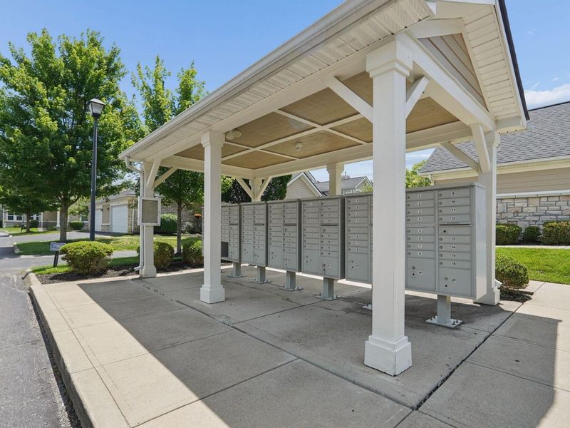 8004 Flint Run Place, Unit 15, Columbus, OH 43235 Photo 32