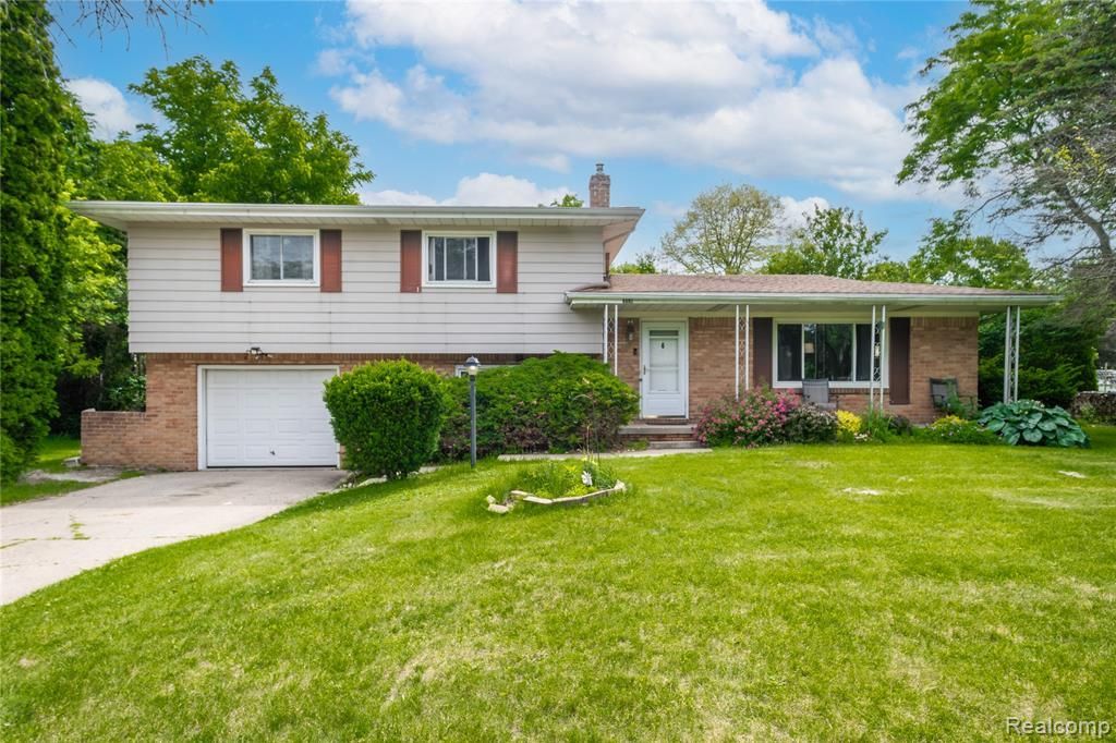 6395 Tanglewood Lane, Grand Blanc Township, MI 48439 Main Photo