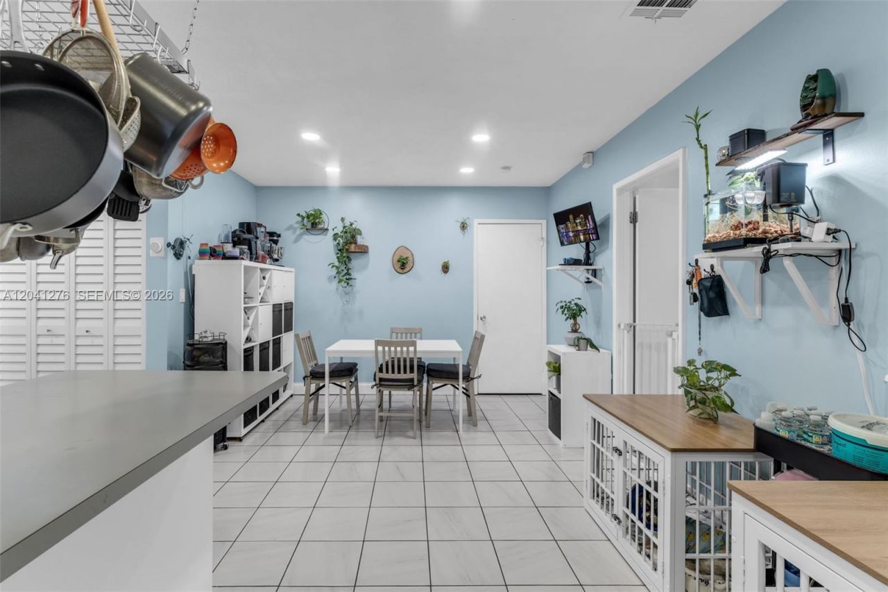 525 NW 100th Ct, Unit 525, Miami, FL 33172 Photo