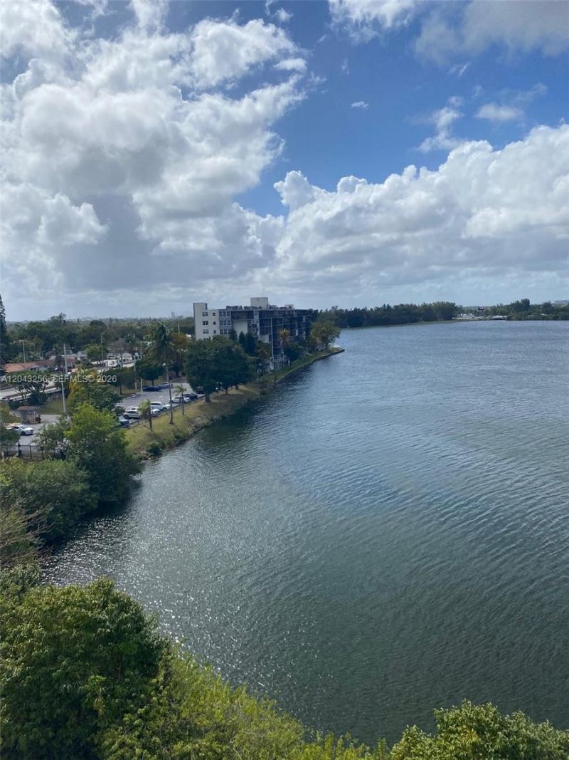 1301 NE Miami Gardens Dr , Unit 701W, Miami, FL 33179 Photo