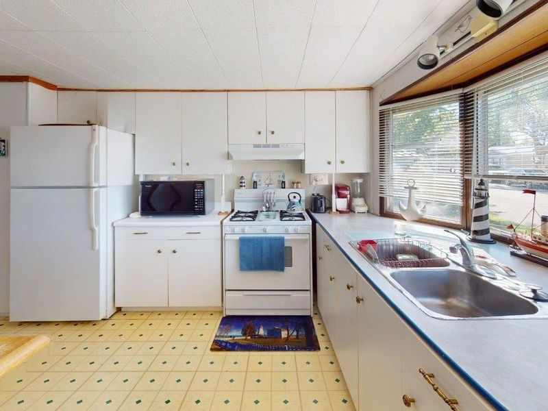 2175 NE Catawba Road, Unit 29, Port Clinton, OH 43452 Photo 10