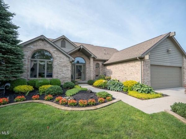 7951 N Shoreline Drive, Holland, OH 43528