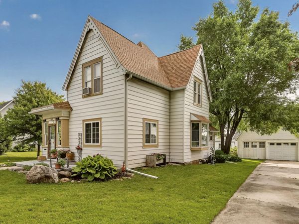605 University Avenue, Spring Valley, MN 55975