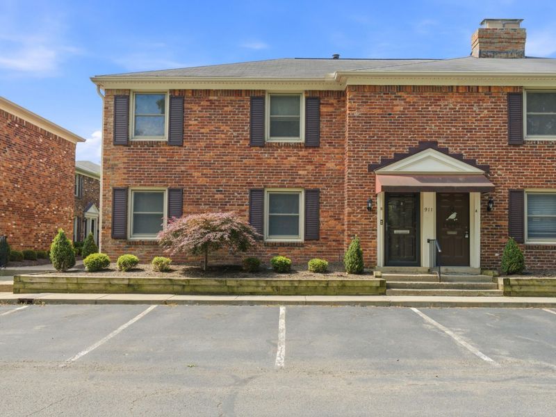911 Manor Lane, Unit B, Columbus, OH 43221 Photo 2
