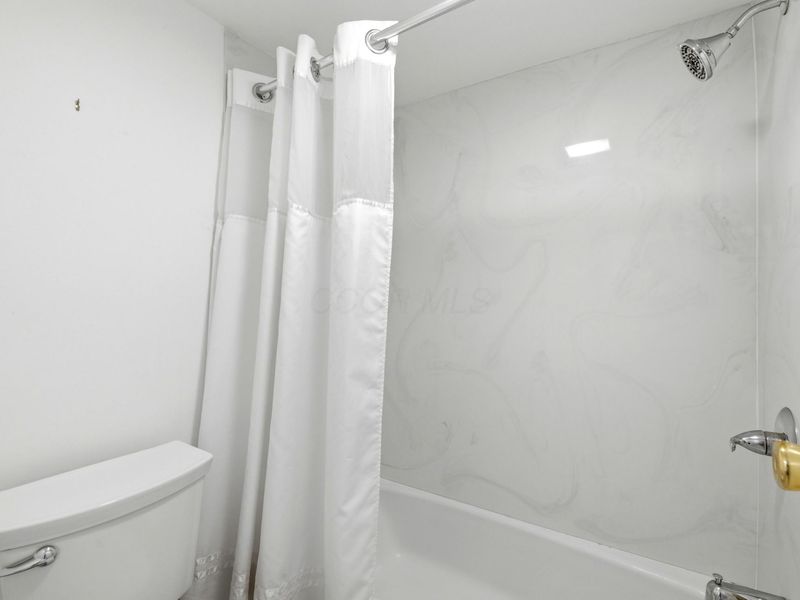 911 Manor Lane, Unit B, Columbus, OH 43221 Photo 30