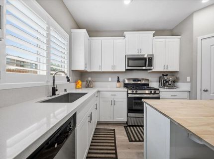 4040 Parkmoor Ln, Roseville, CA 95747 Photo