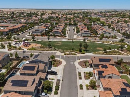 4040 Parkmoor Ln, Roseville, CA 95747 Photo