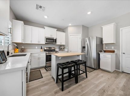4040 Parkmoor Ln, Roseville, CA 95747 Photo