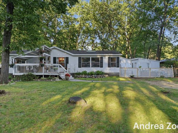 1705 Archwood Drive, Wayland, MI 49348