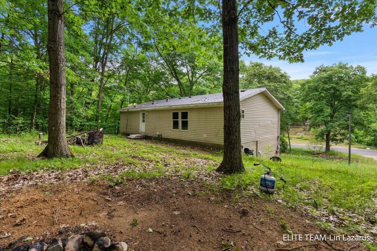6718 Schmeid Road, Lakeview, MI 48850 Main Photo
