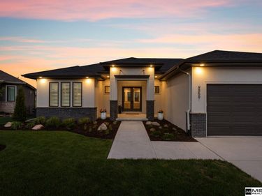9859 S 98th Circle, Papillion, NE 68048