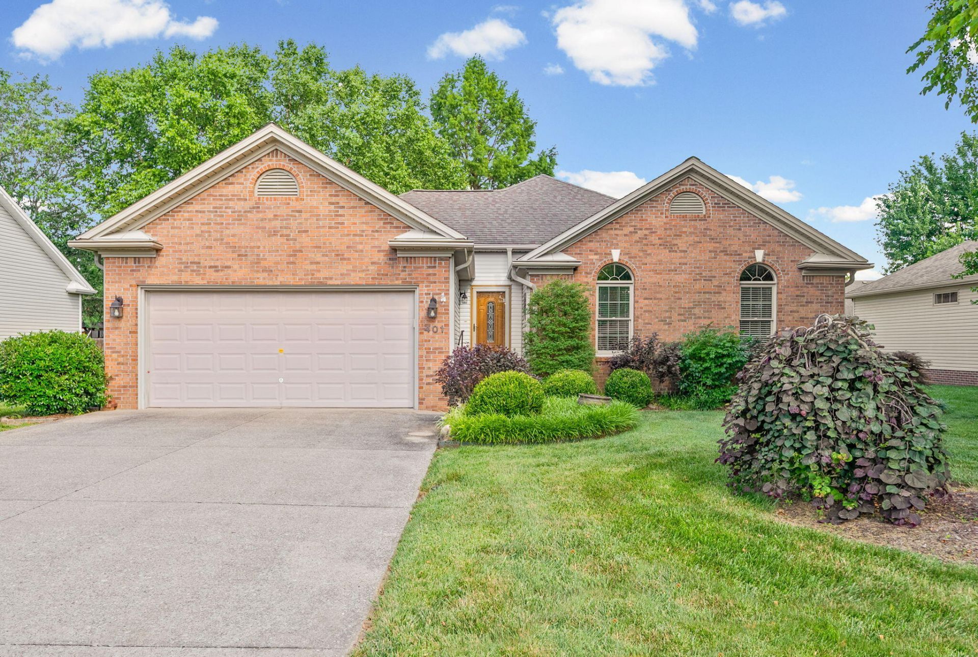 401 Irish Circle, Hopkinsville, KY 42240 Main Photo