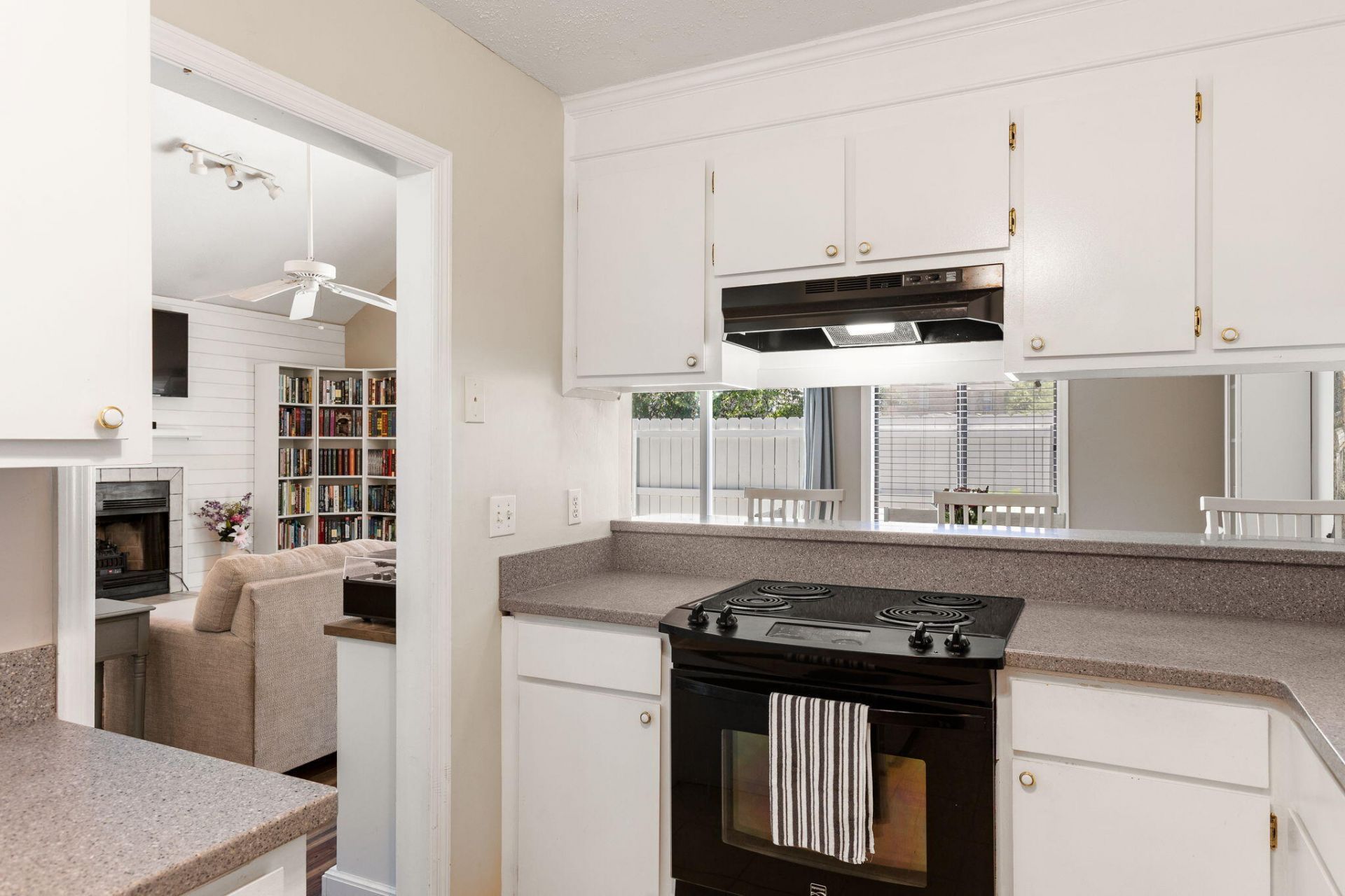 28 Maplecrest Drive Photo 11
