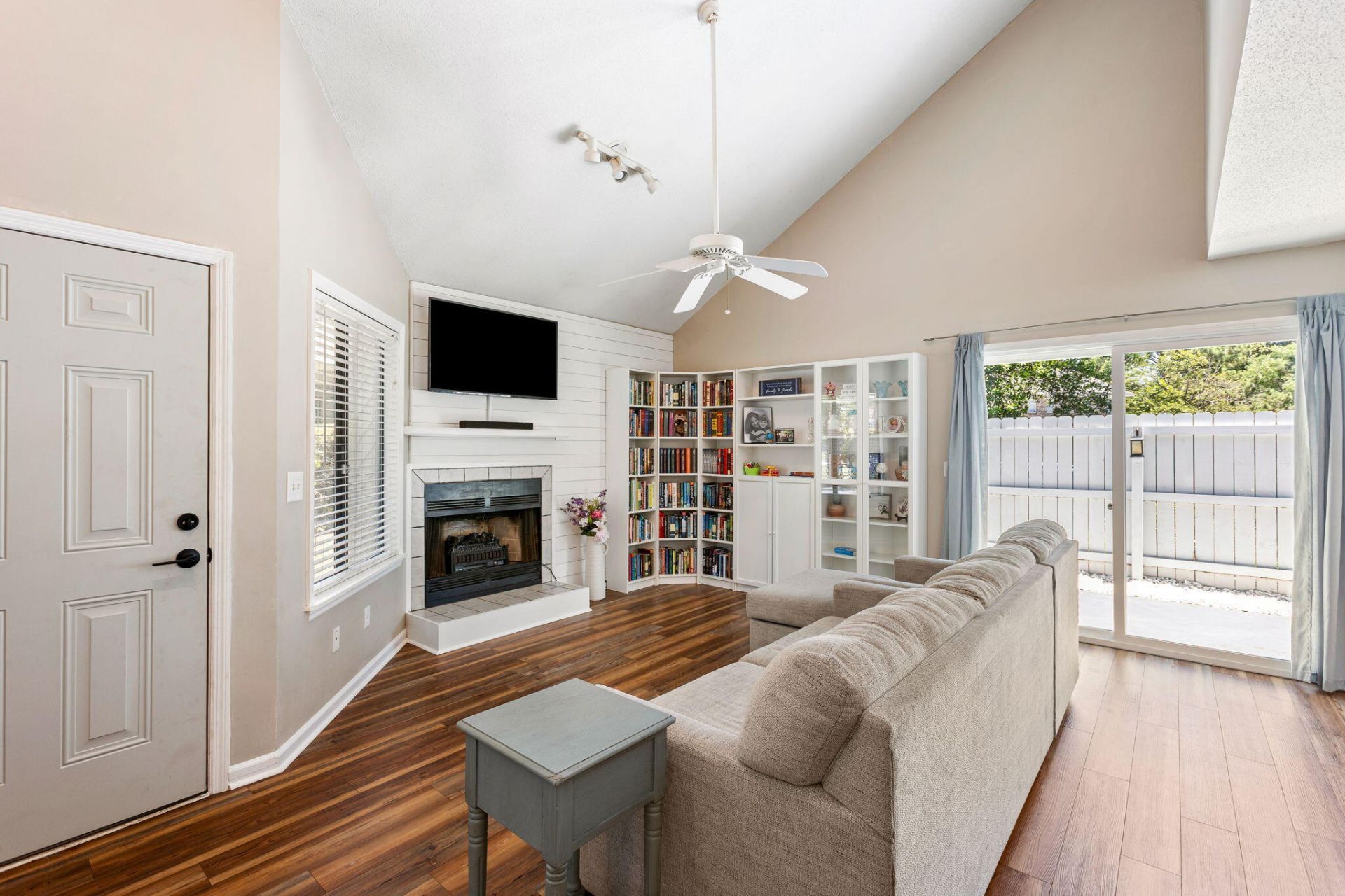 28 Maplecrest Drive Photo 6