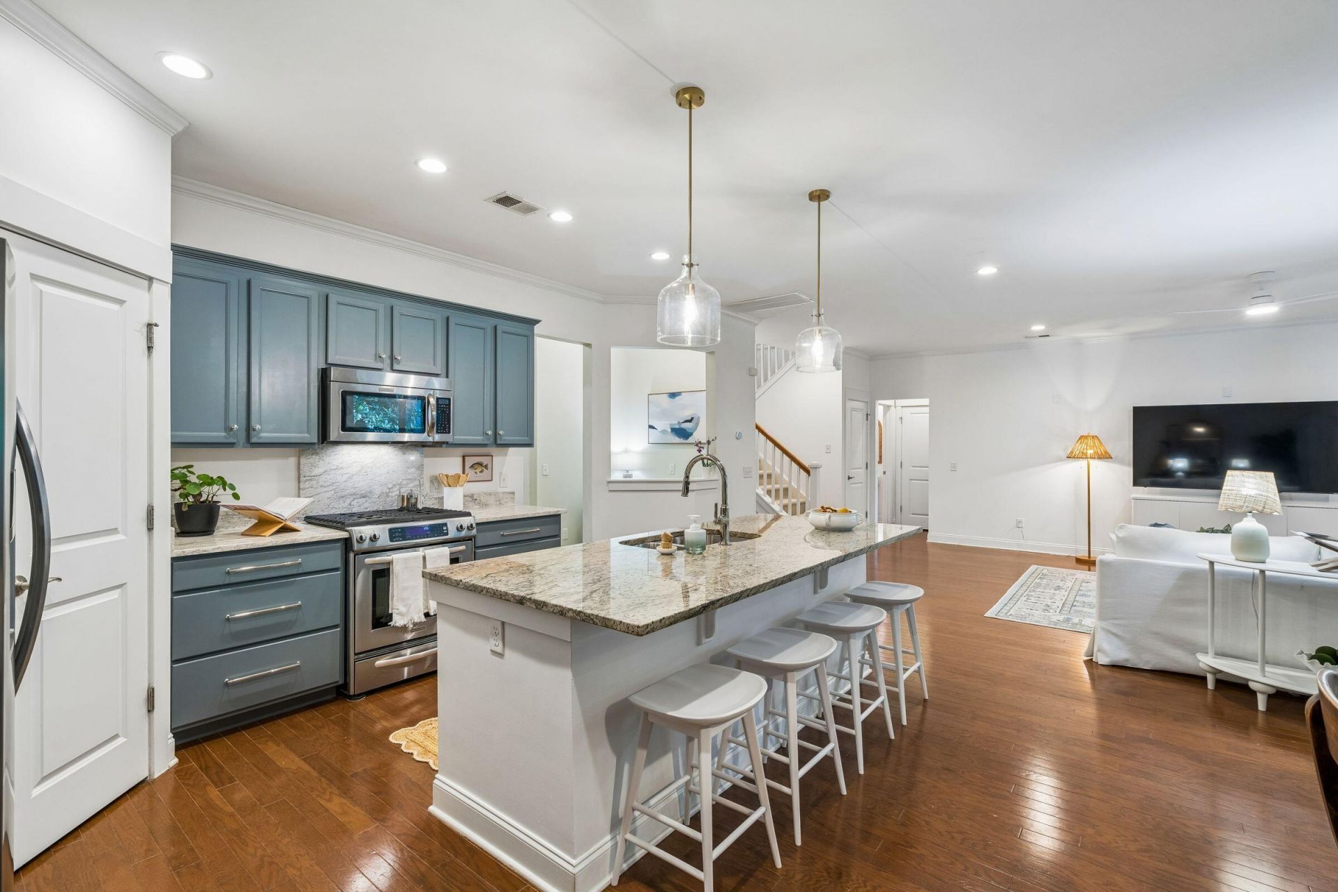 217 President Circle Photo 11