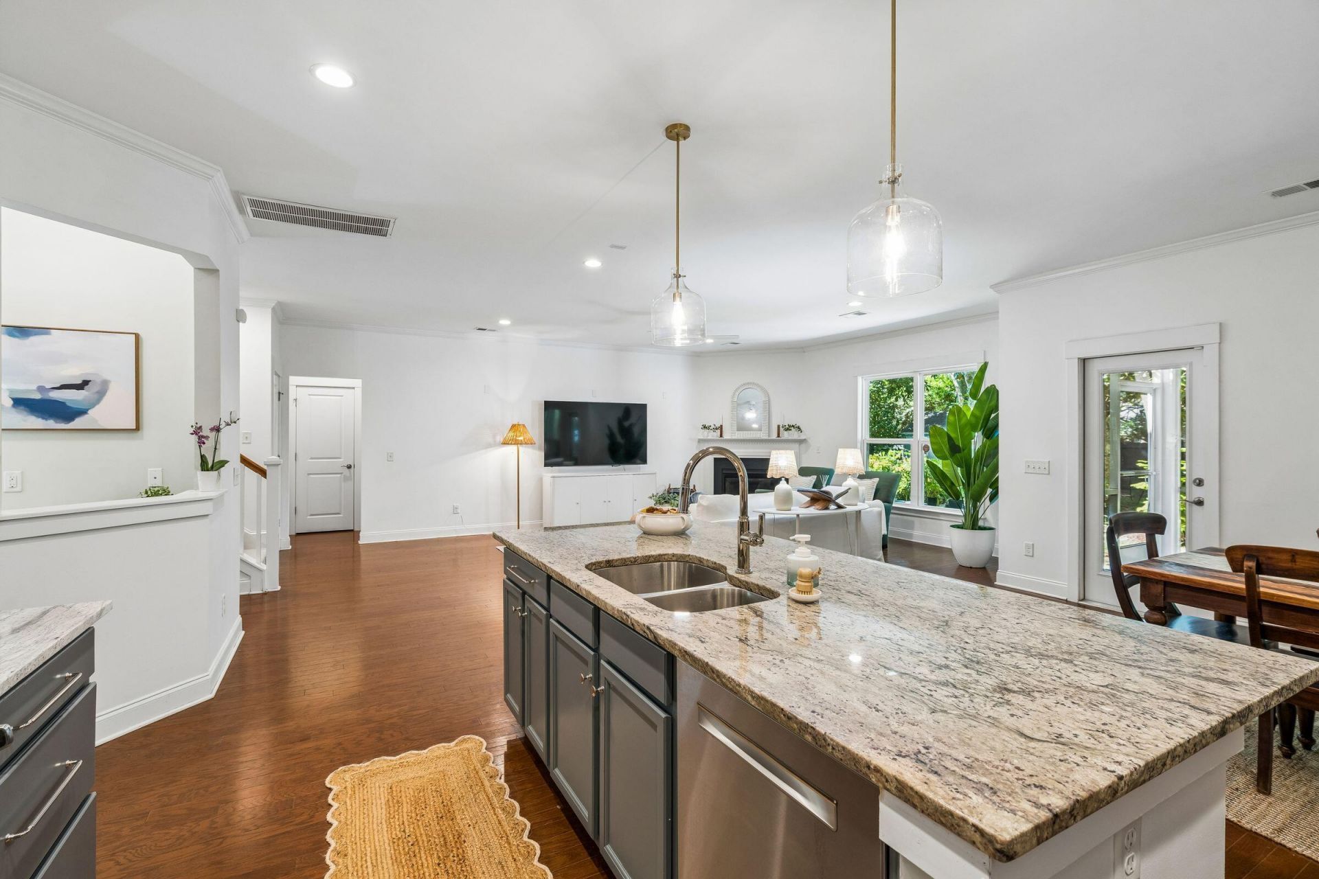 217 President Circle Photo 16