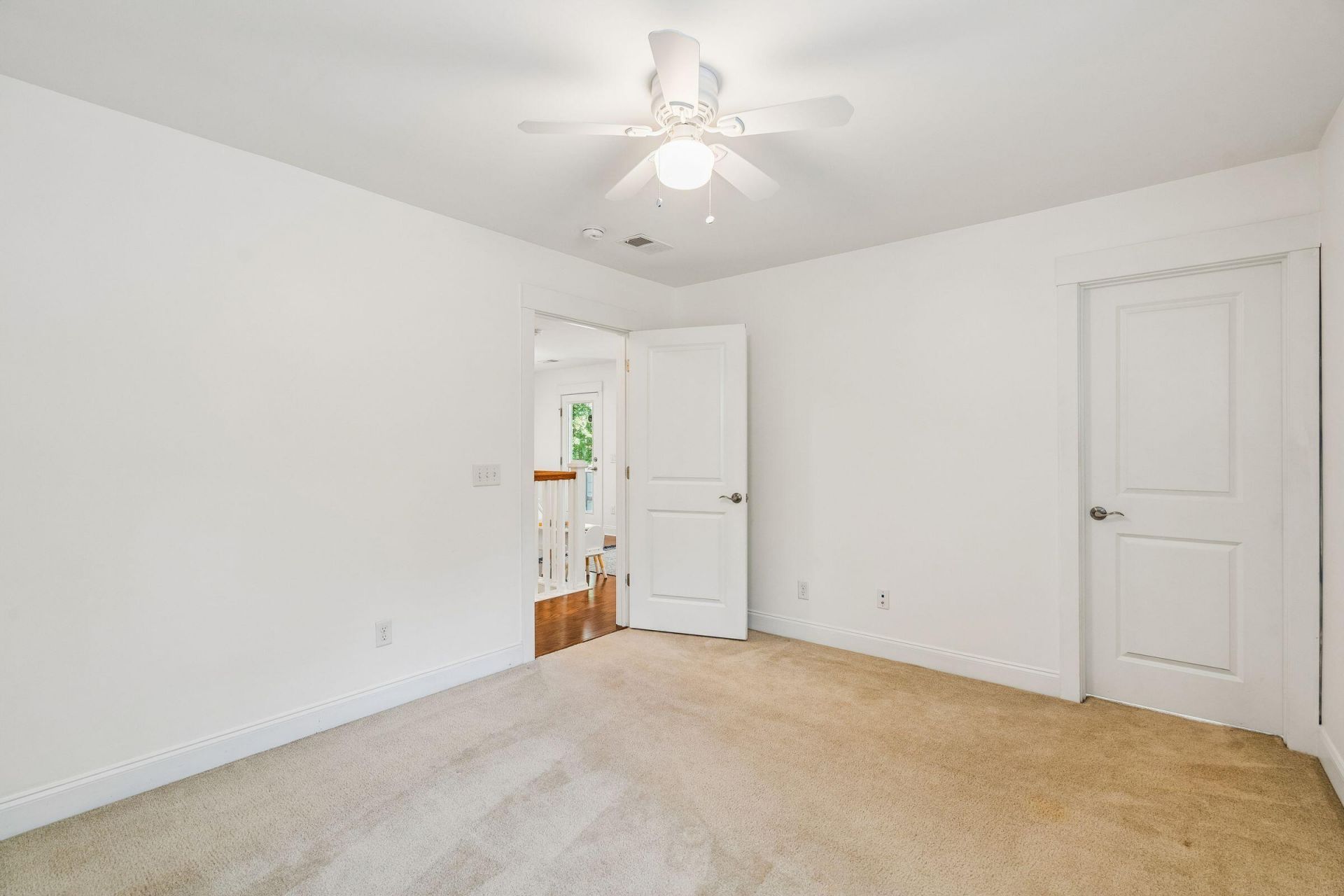 217 President Circle Photo 41