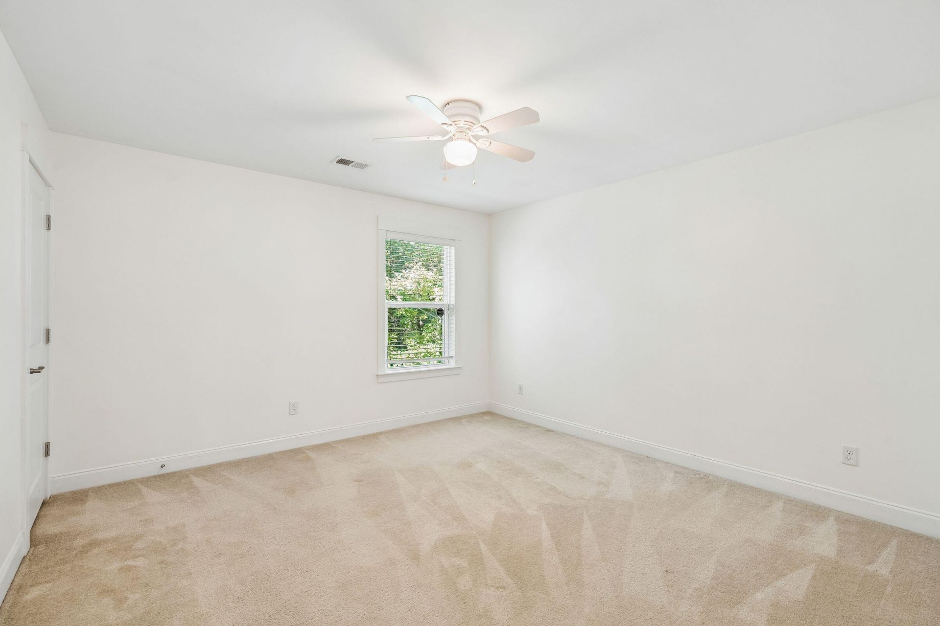 217 President Circle Photo 42