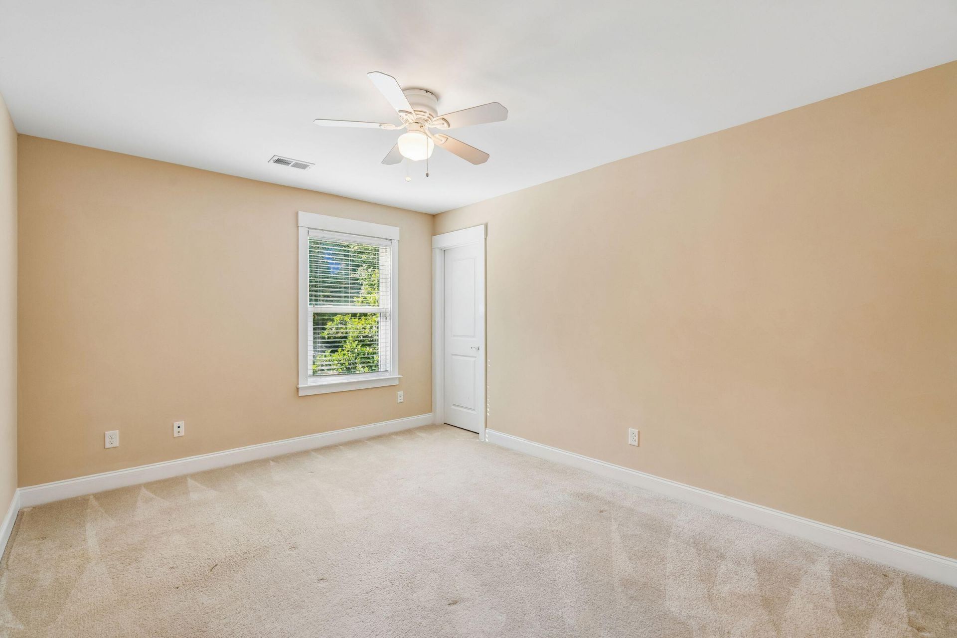 217 President Circle Photo 44