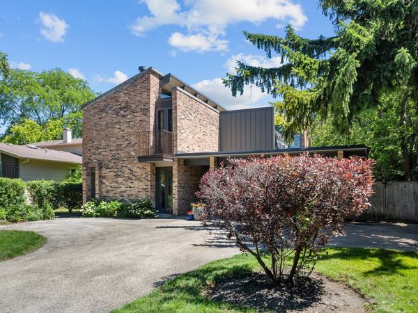 365 Green Bay Road, Highland Park, IL 60035