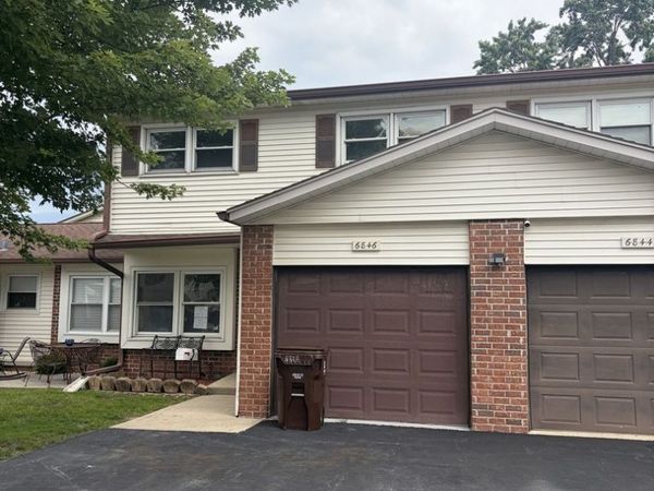 6846 Sussex Road , Tinley Park, IL 60477