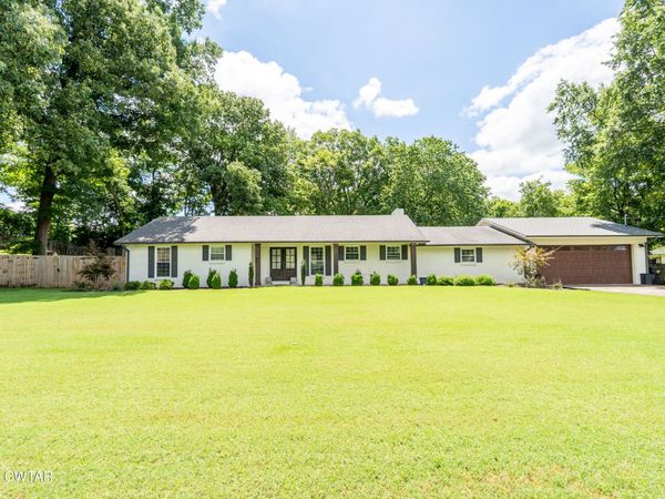 1502 Laura Lane , Dyersburg, TN 38024