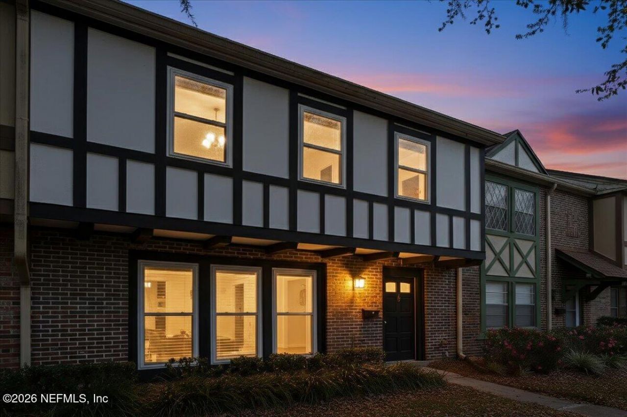 8140 Sutton Place E, Jacksonville, FL 32217 Main Photo