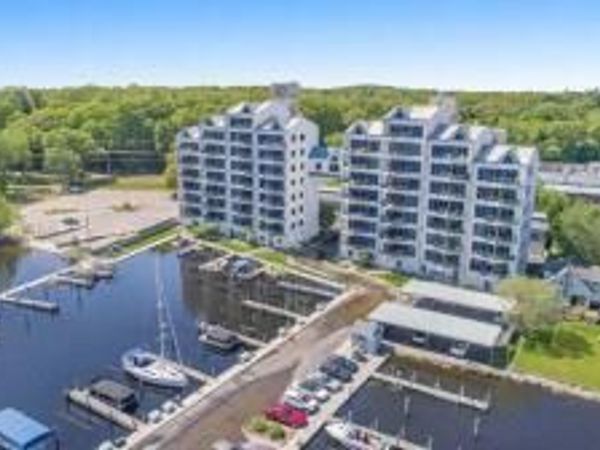 2964 Lakeshore Drive, Unit E501, Muskegon, MI 49441