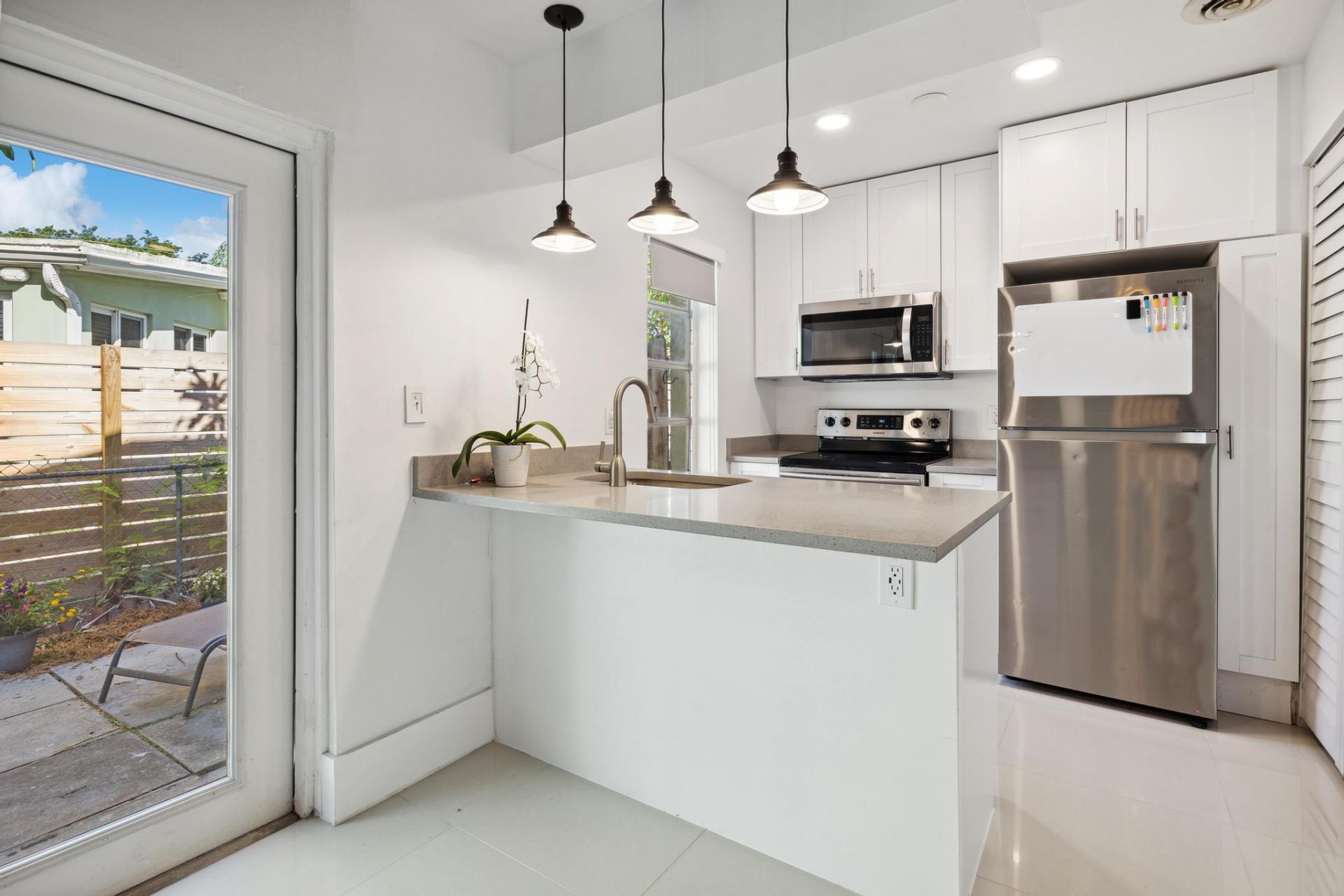 410 SE 13th Street, Unit 2, Fort Lauderdale, FL 33316 Photo