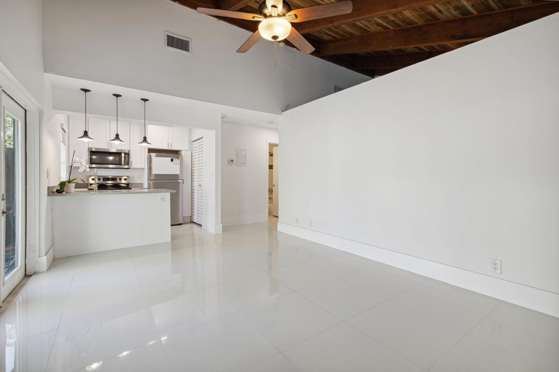 410 SE 13th Street, Unit 2, Fort Lauderdale, FL 33316 Photo
