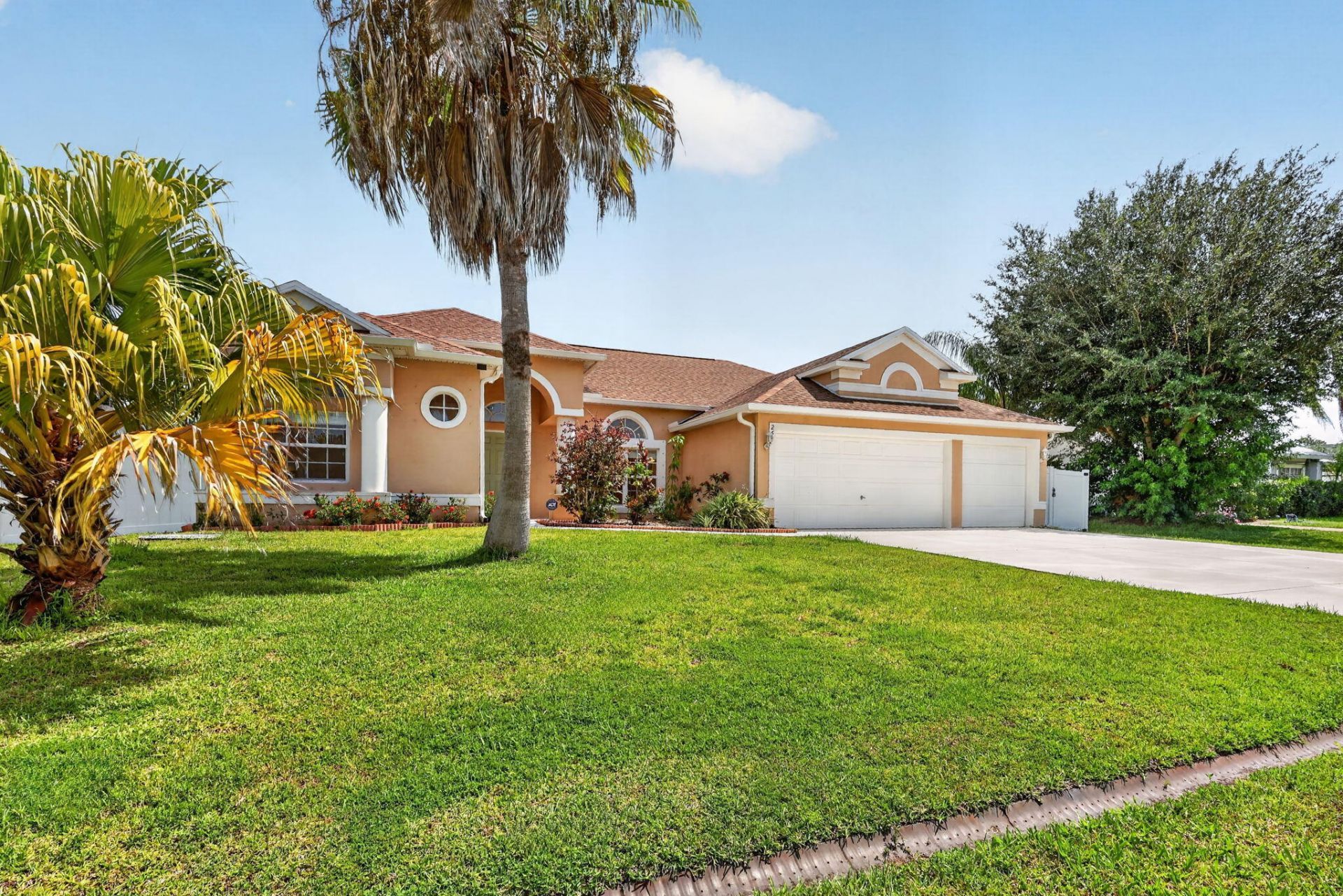 268 SW Moselle Avenue, Port Saint Lucie, FL 34984 Photo
