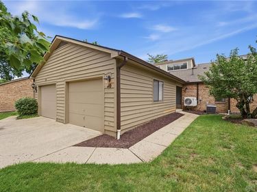 40 Rolling Hills Drive, Wyoming, OH 45215
