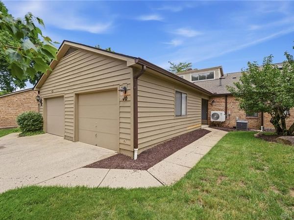 40 Rolling Hills Drive, Wyoming, OH 45215