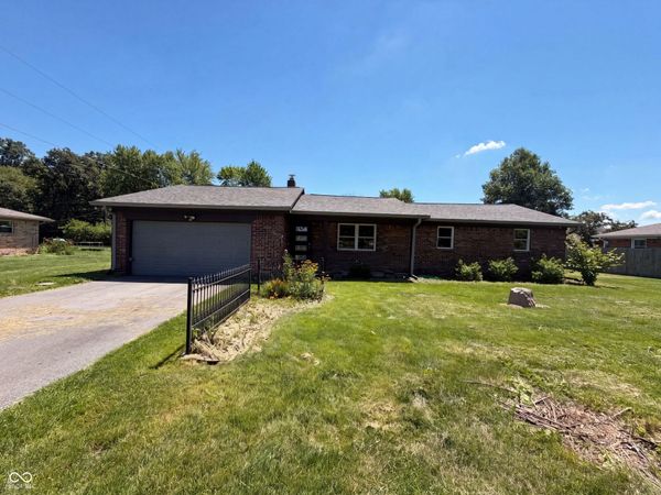 2883 S Wollenweber Road, New Palestine, IN 46163