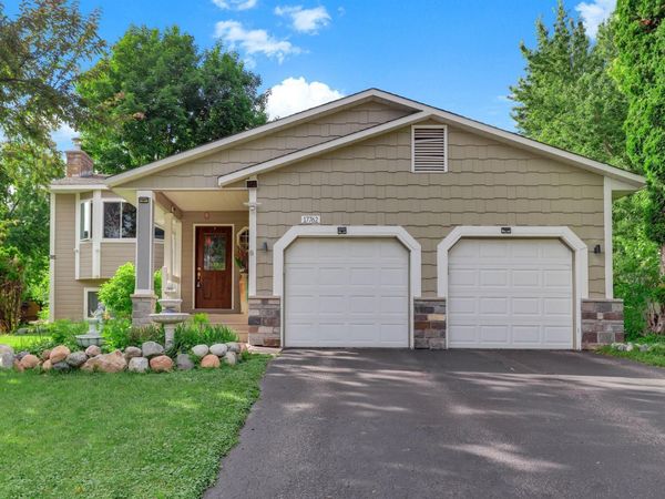 17762 S Shore Lane W, Eden Prairie, MN 55346