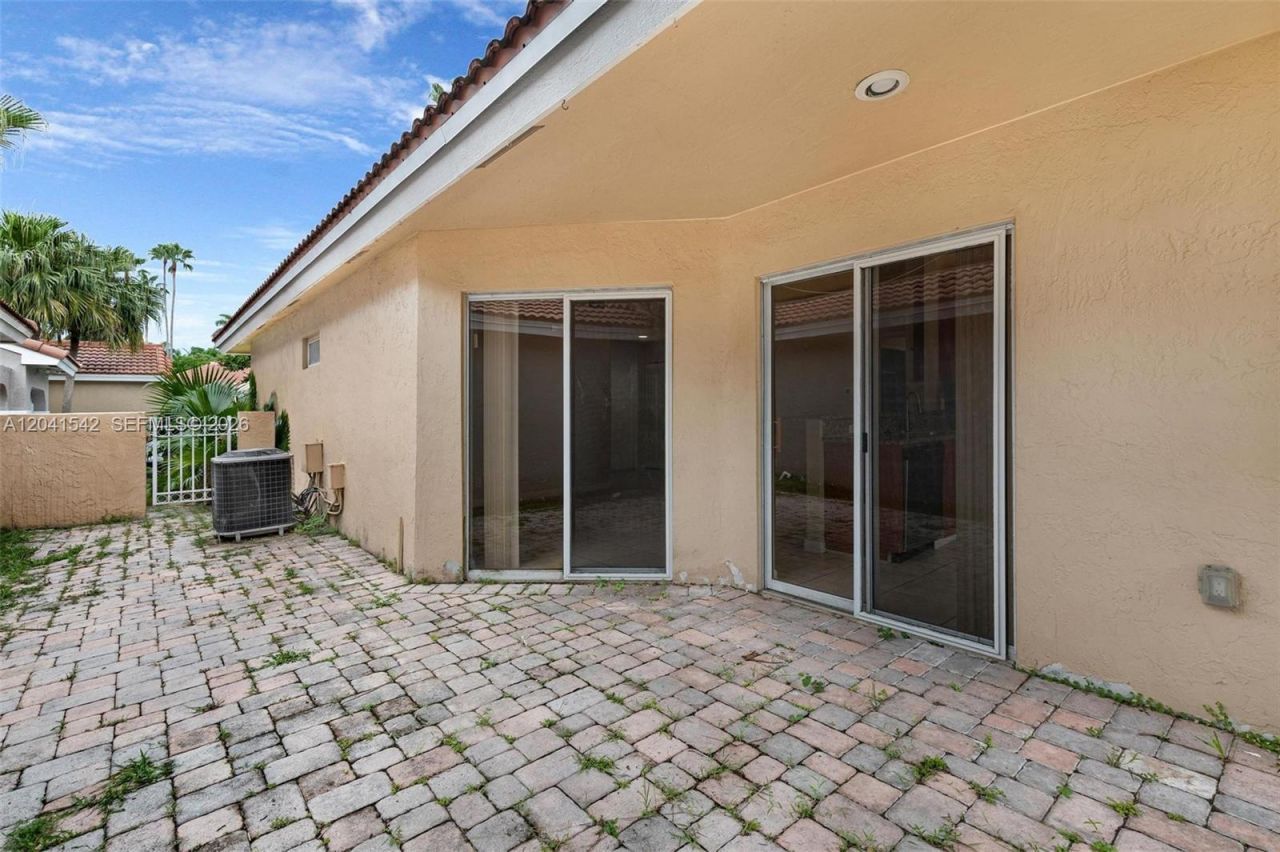 1513 Garden Rd , Weston, FL 33326 Photo