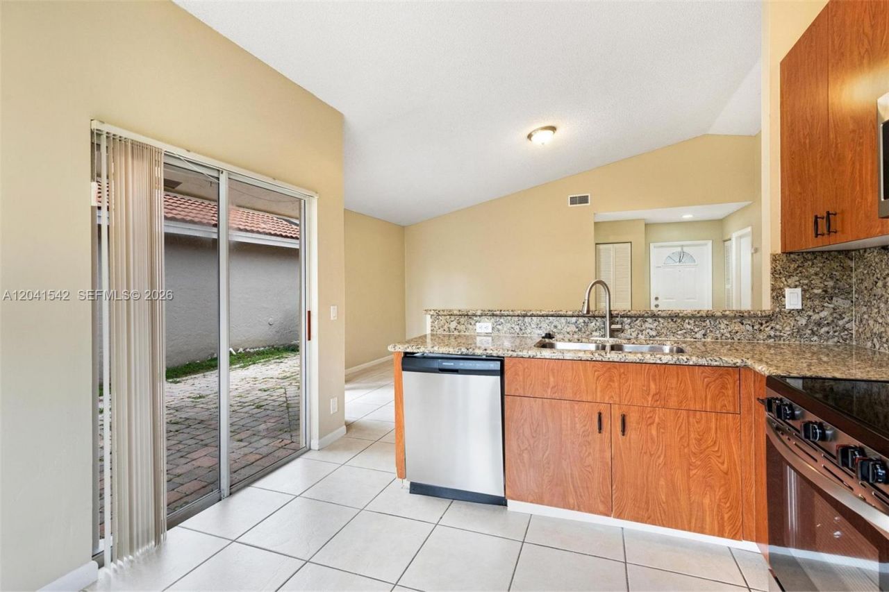 1513 Garden Rd , Weston, FL 33326 Photo