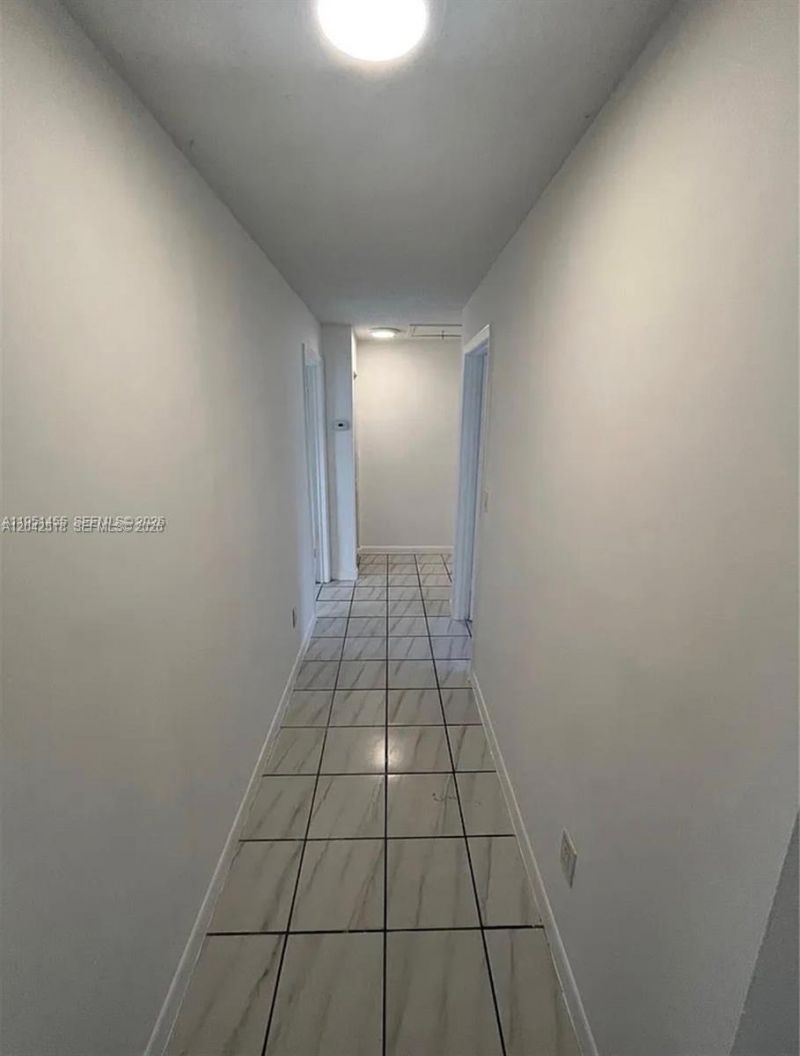 1717 NW 16th St , Miami, FL 33125 Photo