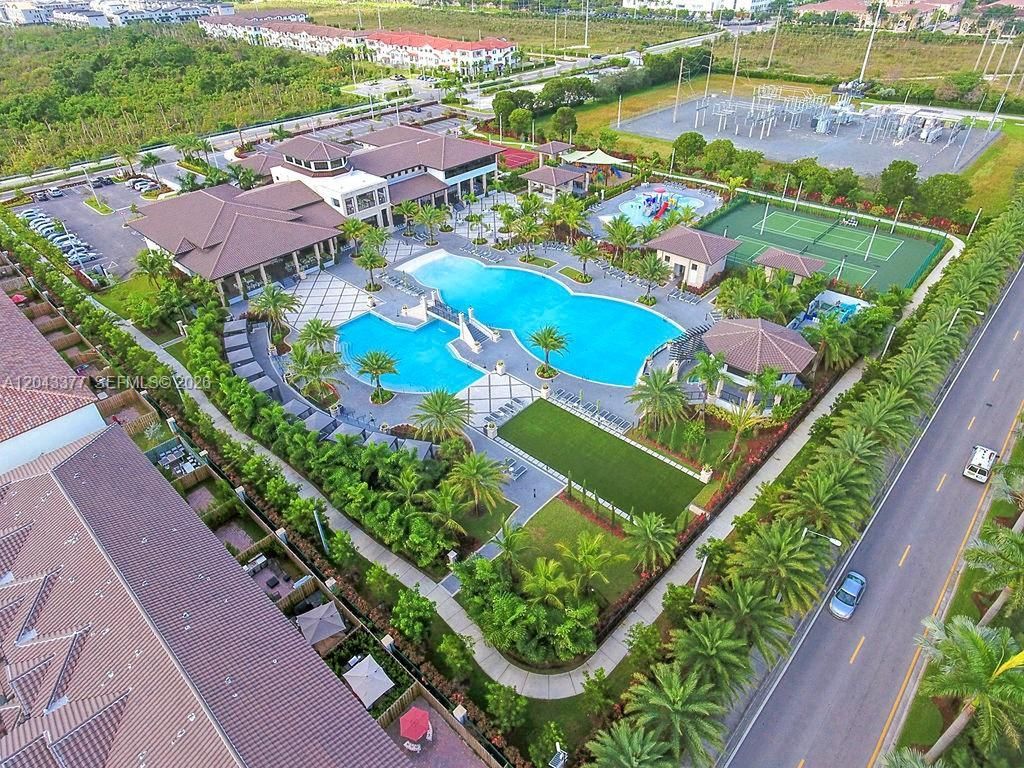 10533 NW 81st St , Doral, FL 33178 Photo