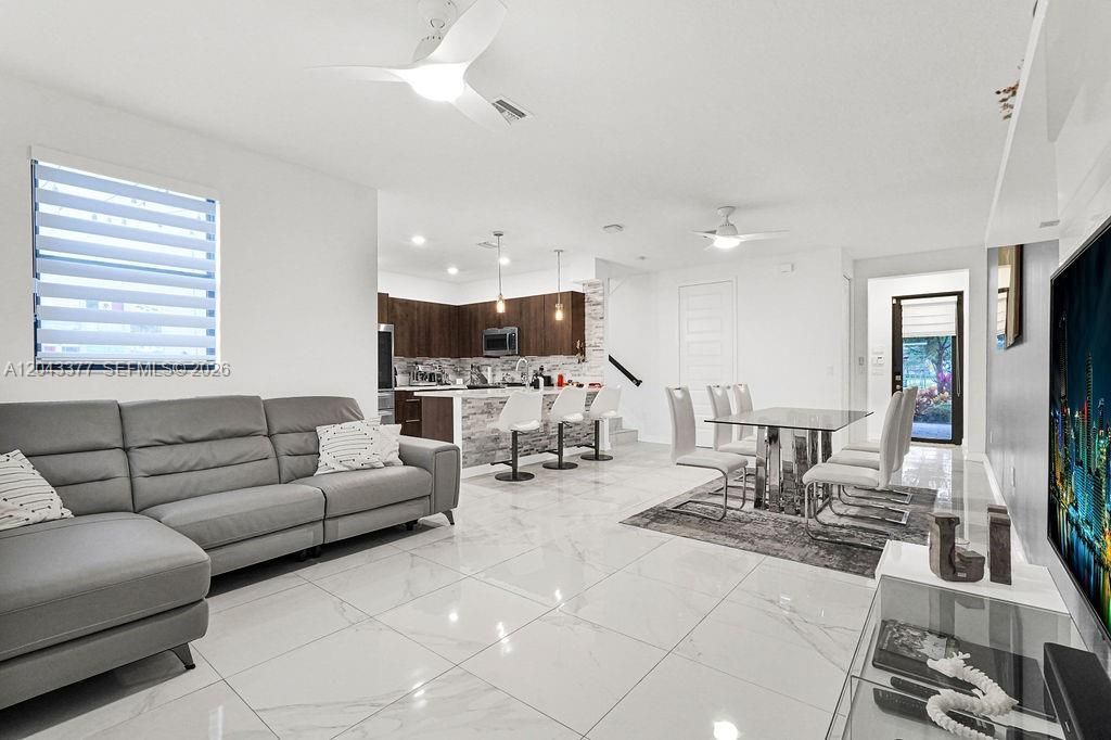 10533 NW 81st St , Doral, FL 33178 Photo
