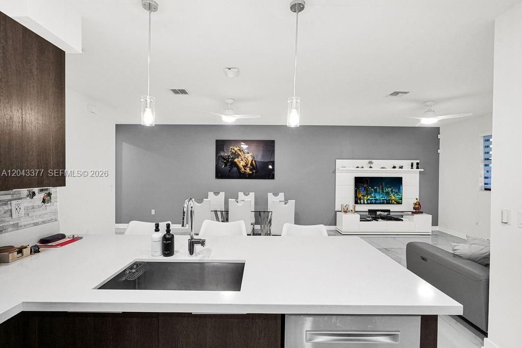 10533 NW 81st St , Doral, FL 33178 Photo