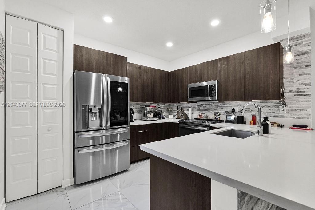 10533 NW 81st St , Doral, FL 33178 Photo