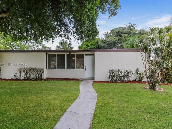 11823 Dahlia Dr , Royal Palm Beach, FL 33411