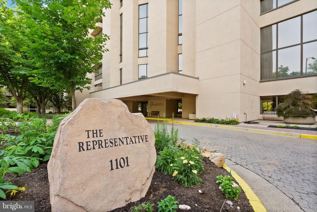 1101 S Arlington Ridge Road, Unit 608, Arlington, VA 22202 Main Photo
