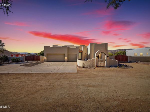 1120 E CIRCLE MOUNTAIN Road, New River, AZ 85087